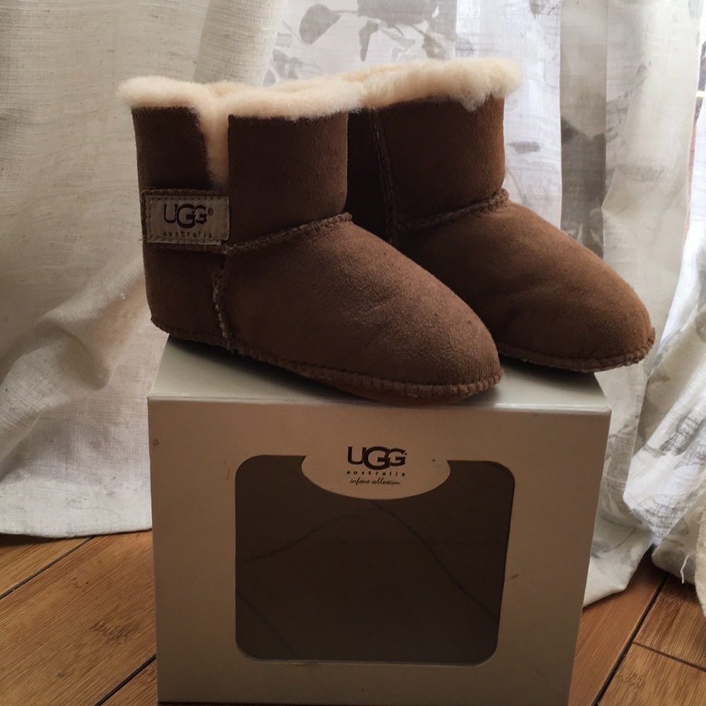 UGG Erin chestnut crib boot